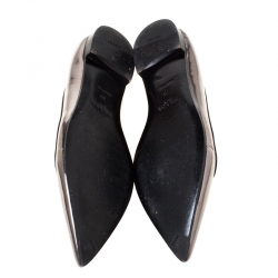 Pre Owned Prada Black/Gunmetal Patent Leather Pointed Toe Flats Size 40