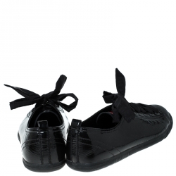 Pre Owned Prada Black Crumbled Patent Leather And Rubber Cap Toe Lace Up Sneakers Size 40.5