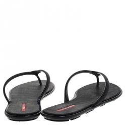 Pre Owned Prada Black Rubber Thong Flats Size 40