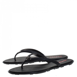 Pre Owned Prada Black Rubber Thong Flats Size 40