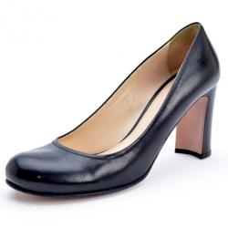 مملوكة مسبقًا Prada Black Leather Round Toe Pumps Size 38.5