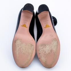 مملوكة مسبقًا Prada Black Leather Round Toe Pumps Size 38.5