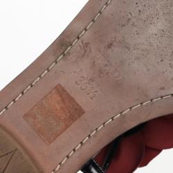 مملوكة مسبقًا Prada Black Patent Leather Flower Flat Sandals Size 36.5