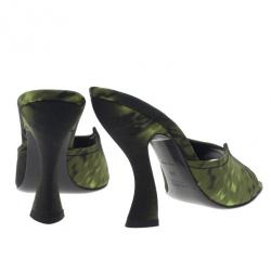 مملوكة مسبقًا صندل برادا أخضر منقوش كانفاس مقاس 39