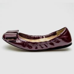 مملوكة مسبقًا Prada Maroon Patent Large Bow Ballet Flats Size 36.5