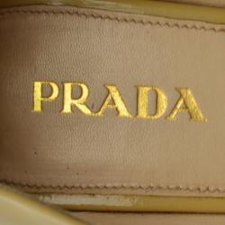 مملوكة مسبقًا Prada Beige Patent Leather Square Buckle Pumps Size 38