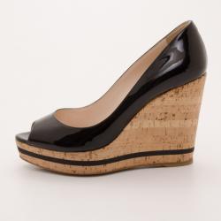 مملو كة مسبقًا Prada Black Patent Leather Peep Toe Cork Wedges Size 38.5