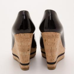 مملوكة مسبقًا Prada Black Patent Leather Peep Toe Cork Wedges Size 38.5