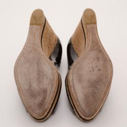 مملوكة مسبقًا Prada Black Patent Leather Peep Toe Cork Wedges Size 38.5