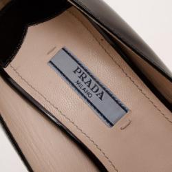 مملوكة مسبقًا Prada Black Patent Leather Peep Toe Cork Wedges Size 38.5