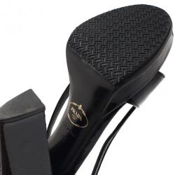 مملوكة مسبقًا صندل برادا فتحة حلفية جلد لامع أسود مقاس 40