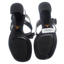 مملوكة مسبقًا صندل برادا جلد أسود لامع فيونكة وشريط حرف T مقاس 36