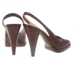 Pre Owned صندل برادا جلد بني فتحة أصبع وفتحة كعب مقاس 40