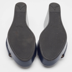 مملوكة مسبقًا Prada Blue Patent Leather Crystal Embellished Wedge Slide Sandals Size 39