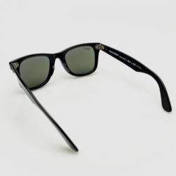 Ray-Ban Black Polarized Unisex Wayfarers