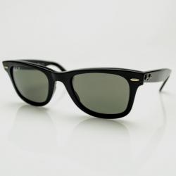 Ray-Ban Black Polarized Unisex Wayfarers