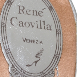 مملوكة مسبقًا حذاء سلايدز رينيه كوفيلا سويدي  مزخرف بيج مقاس 38.5