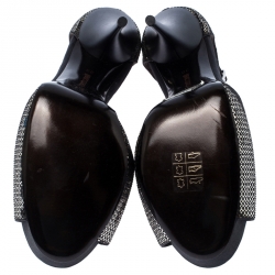 Pre Owned صندل روبرتو كافالي نعل سميك سير كاحل ترتر فضي ميتاليك مقاس 38