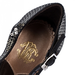 Pre Owned صندل روبرتو كافالي نعل سميك سير كاحل ترتر فضي ميتاليك مقاس 38