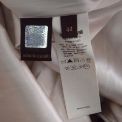 Pre Owned فستان روبرتو كافالي تفاصيل طيه أسود حرير طباعة كرز وثعبان بيج فاتح M