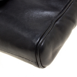 مملوكة مسبقًا Roberto Cavalli Black Leather Gold Hardware Embellished Chain Clutch