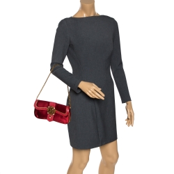 Pre Owned حقيبة كلاتش روبرتو كافالي سلسلة جلد ثعبان وساتان ذهبية / حمراء