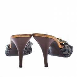 Pre Owned صندل روبرتو كافالي سليب أون وصلة سلسلة كانفاس بيج/ أزرق مقاس 38