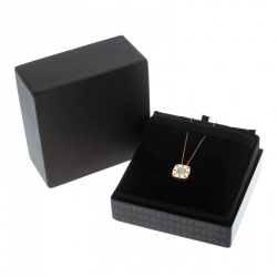 Pre Owned Roberto Coin Pois Moi Diamond 18k Yellow Gold Square Pendant Necklace 