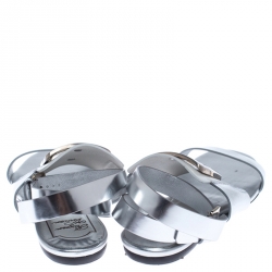 Pre Owned Roger Vivier Metallic Silver/White Leather Chips Embellished Flat Sandals Size 35.5