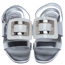 Pre Owned Roger Vivier Metallic Silver/White Leather Chips Embellished Flat Sandals Size 35.5