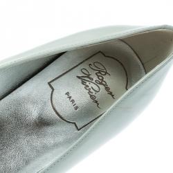 Pre Owned Roger Vivier Grey/Off White Patent Leather Buckle Detail Square Cap Toe Ballet Flats Size 39.5