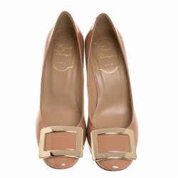 Pre Owned Roger Vivier Beige Patent Leather Buckle Pumps Size 35.5