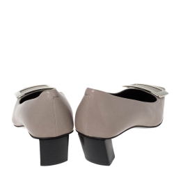 Pre Owned Roger Vivier Beige Leather Buckle Detail Pumps Size 37