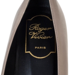Pre Owned Roger Vivier Beige Leather Buckle Detail Pumps Size 37