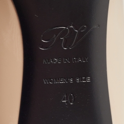 Pre Owned Roger Vivier Grey Patent Leather Trompette Pumps Size 40