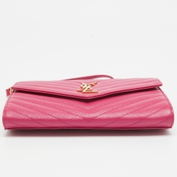 Pre Owned حقيبة كلتش سان لوران جلد ماتيلاسيه وردي مونوغرامي ظرفية بحمالة معصم