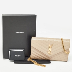 مملوكة مسبقًا Saint Laurent Beige Matelassé Leather Monogram Envelope Wallet on Chain