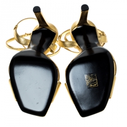 Pre Owned صندل سان لوران باريس ايمي سير كاحل جلد ذهبي مقاس 38