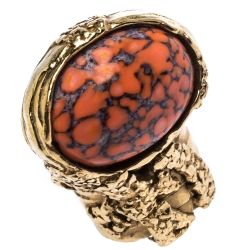 Pre Owned خاتم سان لوران باريس آرتي كابوشون زجاج مرجاني ذهبي اللون مقاس 57