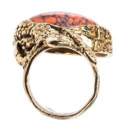 Pre Owned خاتم سان لوران باريس آرتي كابوشون زجاج مرجاني ذهبي اللون مقاس 57