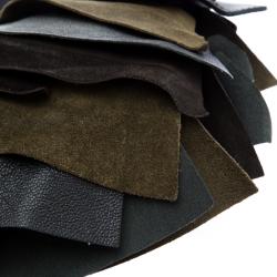 مملوكة مسبقًا حقيبة سان لوران باريس سان تروبيز جلد متعدد الألوان صغيرة