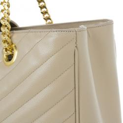 مملوكة مسبقًا Saint Laurent Paris Beige Chevron Leather Classic Monogram Shopping Tote