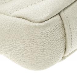 مملوكة مسبقًا حقيبة كتف سان لوران باريس بيبي كلاسيك جلد أبيض مبطن