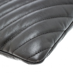 Pre Owned حقيبة كلتش سان لوران حمالة معصم مونوغرامية جلد مبطنة رمادية