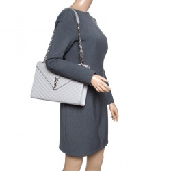 مملوكة مسبقًا Saint Laurent Grey Leather Monogram Envelope Shoulder Bag