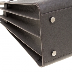 مملوكة مسبقًا حقيبة سان لوران يد علوية بيبي ساك دو جور جلد رمادية