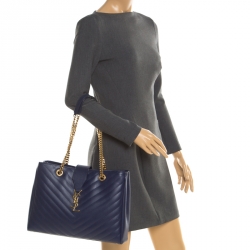 مملوكة مسبقًا Saint Laurent Blue Matelasse Leather Cassandre Shopper Tote