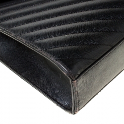 مملوكة مسبقًا Saint Laurent Black Leather Monogram Envelope Shoulder Bag