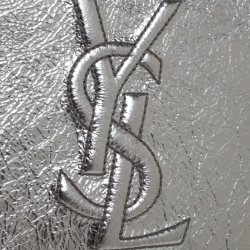 Pre Owned Saint Laurent Metallic Silver Leather Belle De Jour Flap Clutch