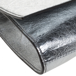 Pre Owned Saint Laurent Metallic Silver Leather Belle De Jour Flap Clutch